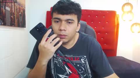 Mou Fly online show from 10/30/25, 12:50