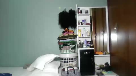 Snapshot of mouthymiss chatting on 02/28/25, 06:09 Mouthymiss online show from 02/28/25, 06:09