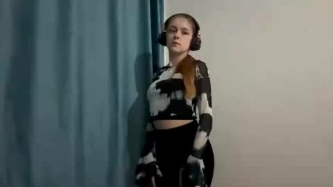 Jenny online show from 11/26/25, 04:08