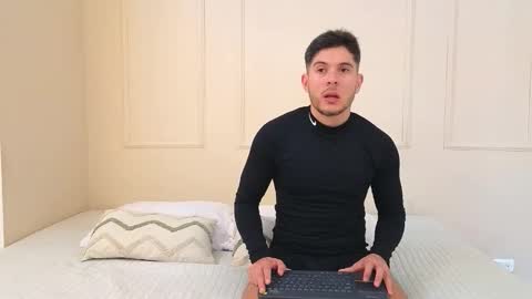 Snapshot of mr_danni_ chatting on 10/29/25, 06:53 Danny Aleja online show from 10/29/25, 06:53