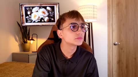 Snapshot of mr_evan1 chatting on 11/11/25, 03:56 Mr Evans online show from 11/11/25, 03:56