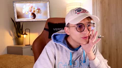 Snapshot of mr_evan1 chatting on 11/12/25, 02:50 Mr Evans online show from 11/12/25, 02:50