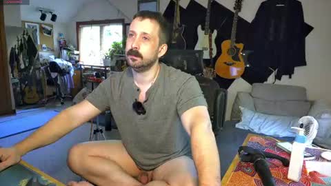 Snapshot of mr_foxxy chatting on 06/21/26, 02:08 ninko online show from 06/21/26, 02:08
