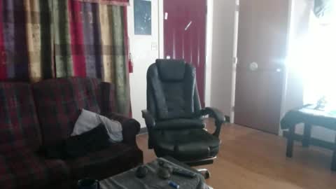 Snapshot of mr_happy12 chatting on 01/25/25, 01:21 mr_happy12 online show from 01/25/25, 01:21