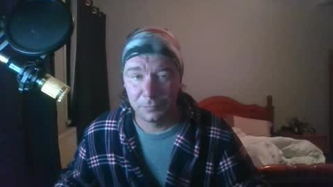 mr_i_ online show from 11/16/25, 08:36