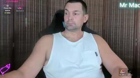 Cam online show from 06/11/26, 05:33