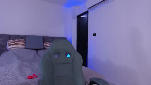 Snapshot of mr_mikee_ chatting on 11/21/25, 03:16 MIKEE online show from 11/21/25, 03:16