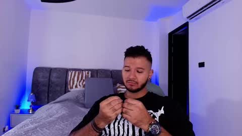 Snapshot of mr_mikee_ chatting on 11/27/25, 03:08 MIKEE online show from 11/27/25, 03:08