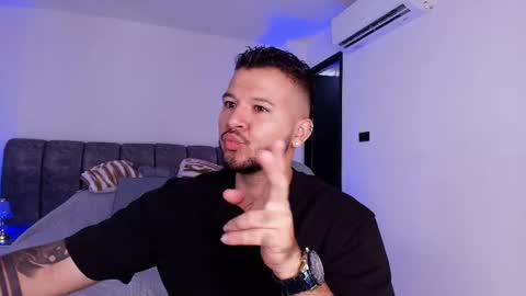 Snapshot of mr_mikee_ chatting on 11/28/25, 03:09 MIKEE online show from 11/28/25, 03:09