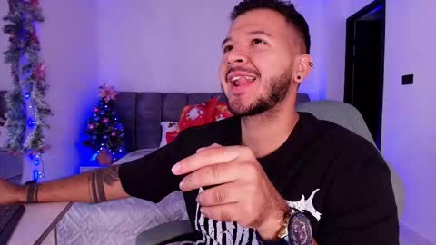 Snapshot of mr_mikee_ chatting on 12/15/25, 03:11 MIKEE online show from 12/15/25, 03:11