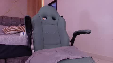 Snapshot of mr_mikee_ chatting on 03/28/26, 04:12 MIKEE online show from 03/28/26, 04:12