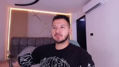 Snapshot of mr_mikee_ chatting on 04/07/26, 03:07 MIKEE online show from 04/07/26, 03:07