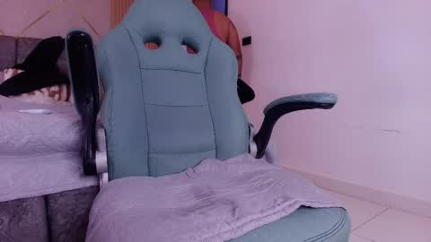 Snapshot of mr_mikee_ chatting on 04/11/26, 07:45 MIKEE online show from 04/11/26, 07:45