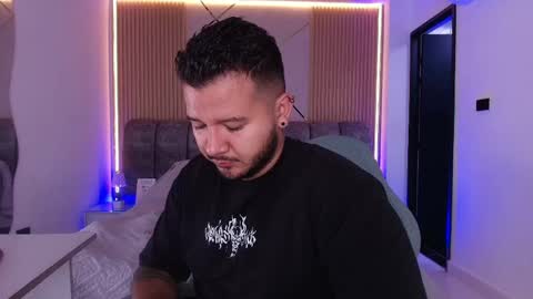 Snapshot of mr_mikee_ chatting on 04/23/26, 03:08 MIKEE online show from 04/23/26, 03:08