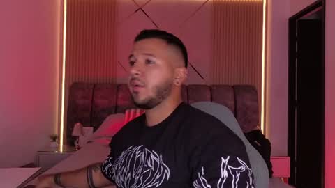 MIKEE online show from 08/01/26, 03:06