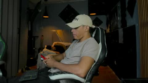 Snapshot of mr_mois chatting on 06/05/26, 05:58 mr_mois online show from 06/05/26, 05:58