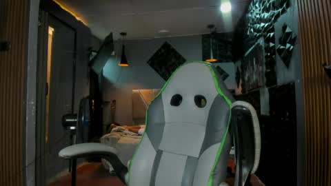 Snapshot of mr_mois chatting on 06/06/26, 09:47 mr_mois online show from 06/06/26, 09:47