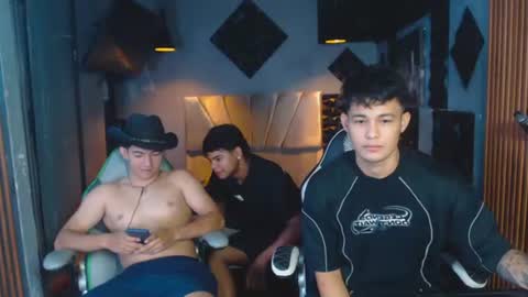 mr_mois online show from 06/23/26, 05:38