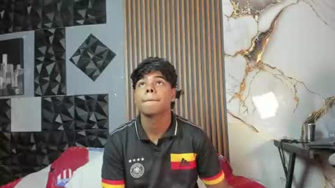 mr_mois online show from 07/18/26, 06:45