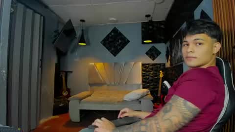 mr_mois online show from 07/28/26, 07:39