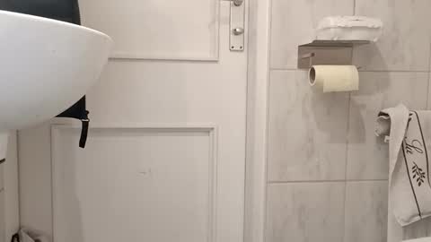 Snapshot of mr_nice30 chatting on 10/31/25, 02:01 mr_nice30 online show from 10/31/25, 02:01