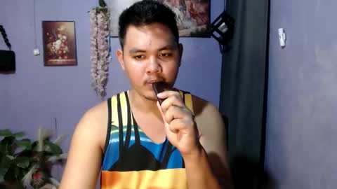 Snapshot of mr_olivercummerx chatting on 03/24/26, 02:05 mr_olivercummerx online show from 03/24/26, 02:05