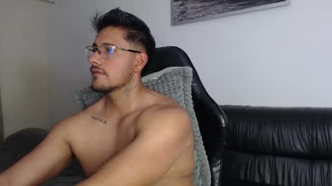 Snapshot of mr_real_aaron chatting on 05/29/26, 06:22 AARON online show from 05/29/26, 06:22