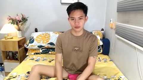 Snapshot of mr_squidcock chatting on 11/06/25, 02:34 KYLE online show from 11/06/25, 02:34