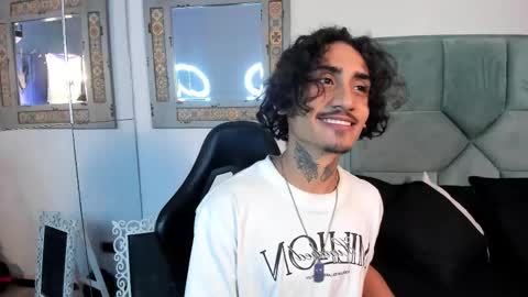 Snapshot of mr_strike chatting on 10/28/25, 02:37 MR online show from 10/28/25, 02:37