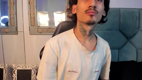 Snapshot of mr_strike chatting on 10/30/25, 02:57 MR online show from 10/30/25, 02:57