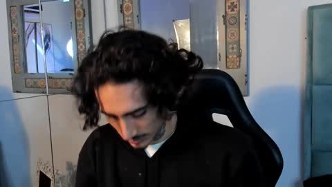 Snapshot of mr_strike chatting on 11/03/25, 02:46 MR online show from 11/03/25, 02:46