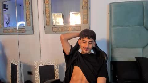 Snapshot of mr_strike chatting on 11/07/25, 02:55 MR online show from 11/07/25, 02:55