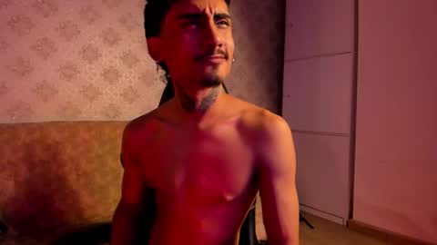 Snapshot of mr_strike chatting on 11/22/25, 03:49 MR online show from 11/22/25, 03:49