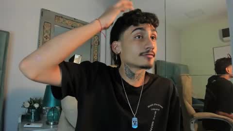 Snapshot of mr_strike chatting on 11/29/25, 02:58 MR online show from 11/29/25, 02:58