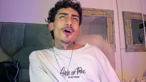 Snapshot of mr_strike chatting on 12/14/25, 06:56 MR online show from 12/14/25, 06:56