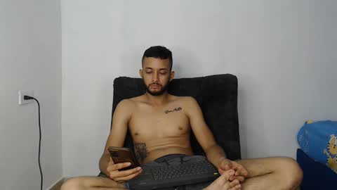 mr_wlopez013 online show from 09/10/25, 05:07