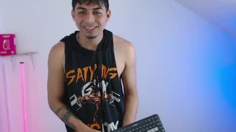 Snapshot of mralpha_latino chatting on 04/23/26, 05:08 Alpha LATINO online show from 04/23/26, 05:08