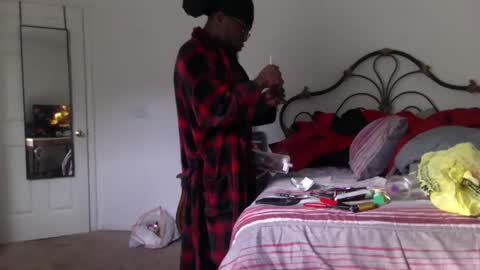 MrBigDThomas online show from 10/04/25, 01:53