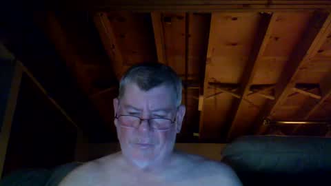 Snapshot of mrblade666 chatting on 09/13/25, 01:05 mrblade666 online show from 09/13/25, 01:05