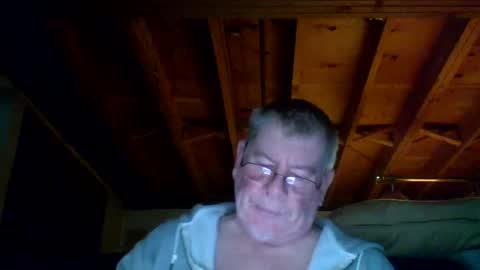 Snapshot of mrblade666 chatting on 09/21/25, 10:28 mrblade666 online show from 09/21/25, 10:28