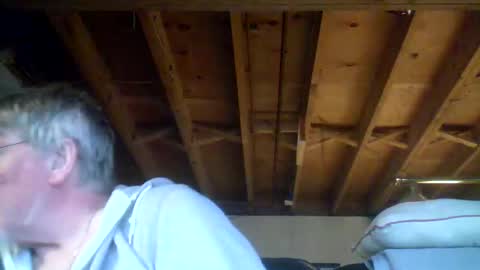 Snapshot of mrblade666 chatting on 04/18/26, 12:42 mrblade666 online show from 04/18/26, 12:42