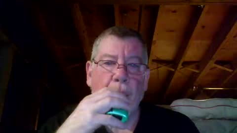 Snapshot of mrblade666 chatting on 05/17/26, 03:15 mrblade666 online show from 05/17/26, 03:15