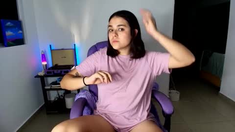 Laura online show from 09/21/25, 02:57