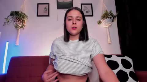 Laura online show from 10/11/25, 02:44