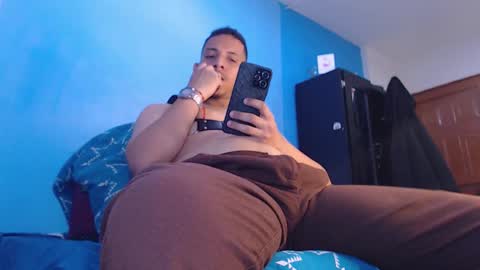 Snapshot of mrchrisdaniel chatting on 12/15/25, 08:46 Christtofer online show from 12/15/25, 08:46