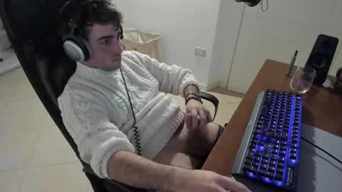 Snapshot of mrclean_97 chatting on 01/02/25, 07:51 GoodBoy online show from 01/02/25, 07:51