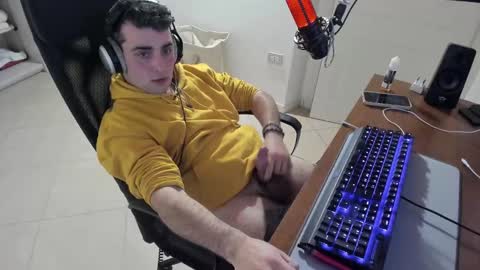 Snapshot of mrclean_97 chatting on 02/04/25, 08:28 GoodBoy online show from 02/04/25, 08:28