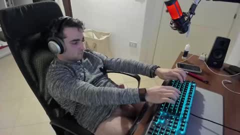 Snapshot of mrclean_97 chatting on 02/07/25, 06:13 GoodBoy online show from 02/07/25, 06:13