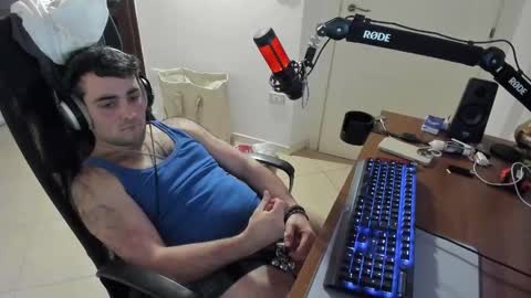 Snapshot of mrclean_97 chatting on 03/12/25, 04:02 GoodBoy online show from 03/12/25, 04:02