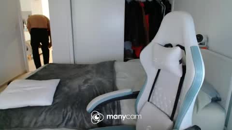 mrdr000 online show from 06/15/26, 05:53